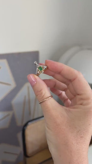 Duchesse Belle Epoque Style Emerald and Diamonds on Gold and Platinum Ring
