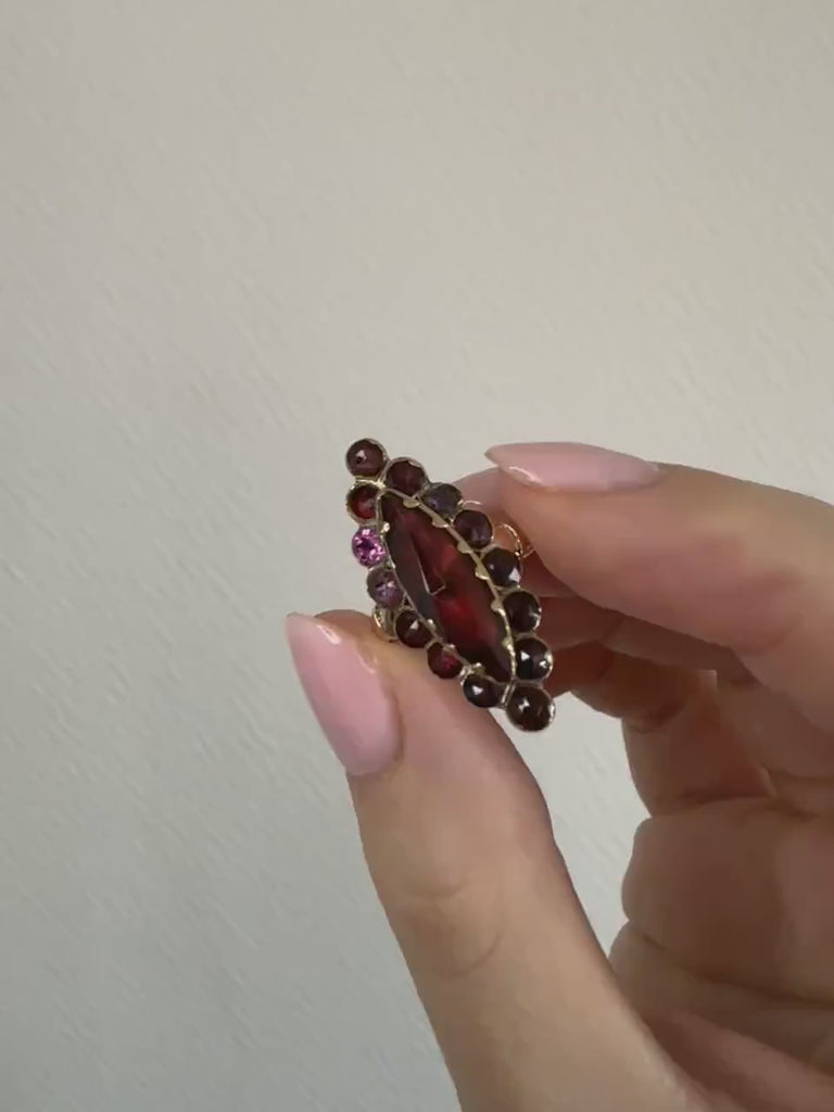 Large marquise ring in pink gold and Perpignan garnets