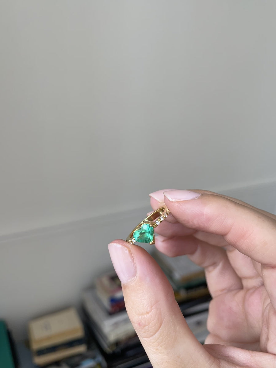 Colombian emerald & diamond heart ring