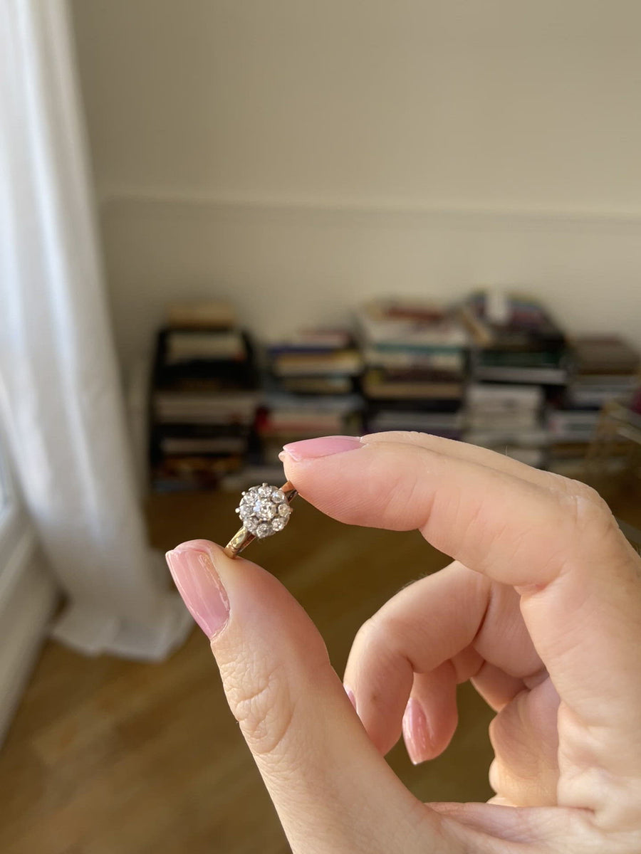 Rose gold and diamond daisy ring