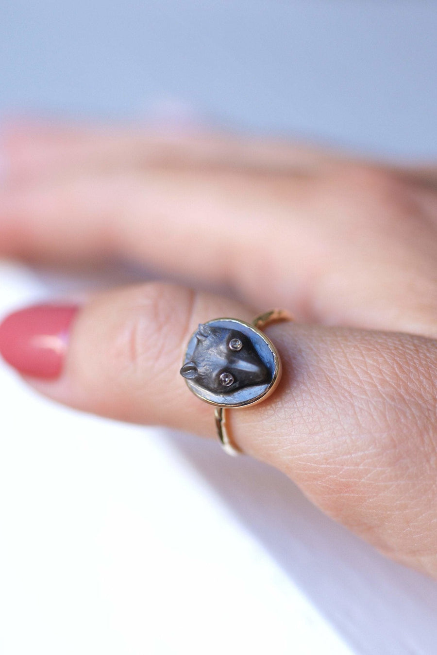 Antique fox cameo ring in labradorite and diamonds on gold - Galerie Pénélope