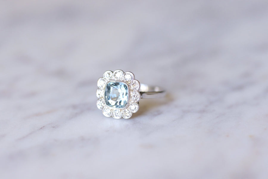 Antique aquamarine engagement ring with diamonds on white gold - Galerie Pénélope