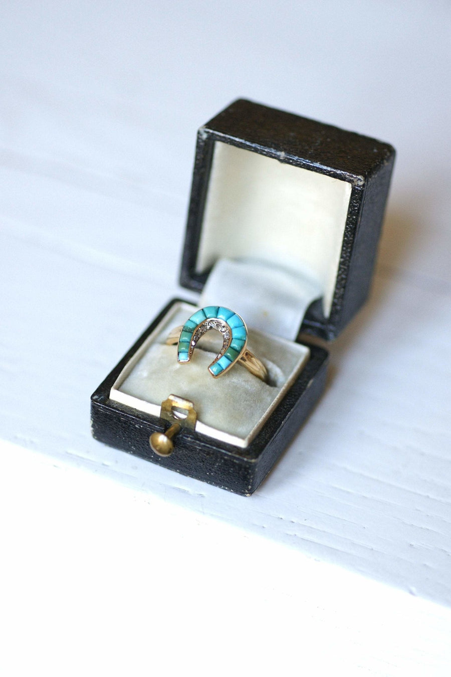 Antique 18Kt gold horseshoe ring with turquoise and diamonds - Penelope Gallery