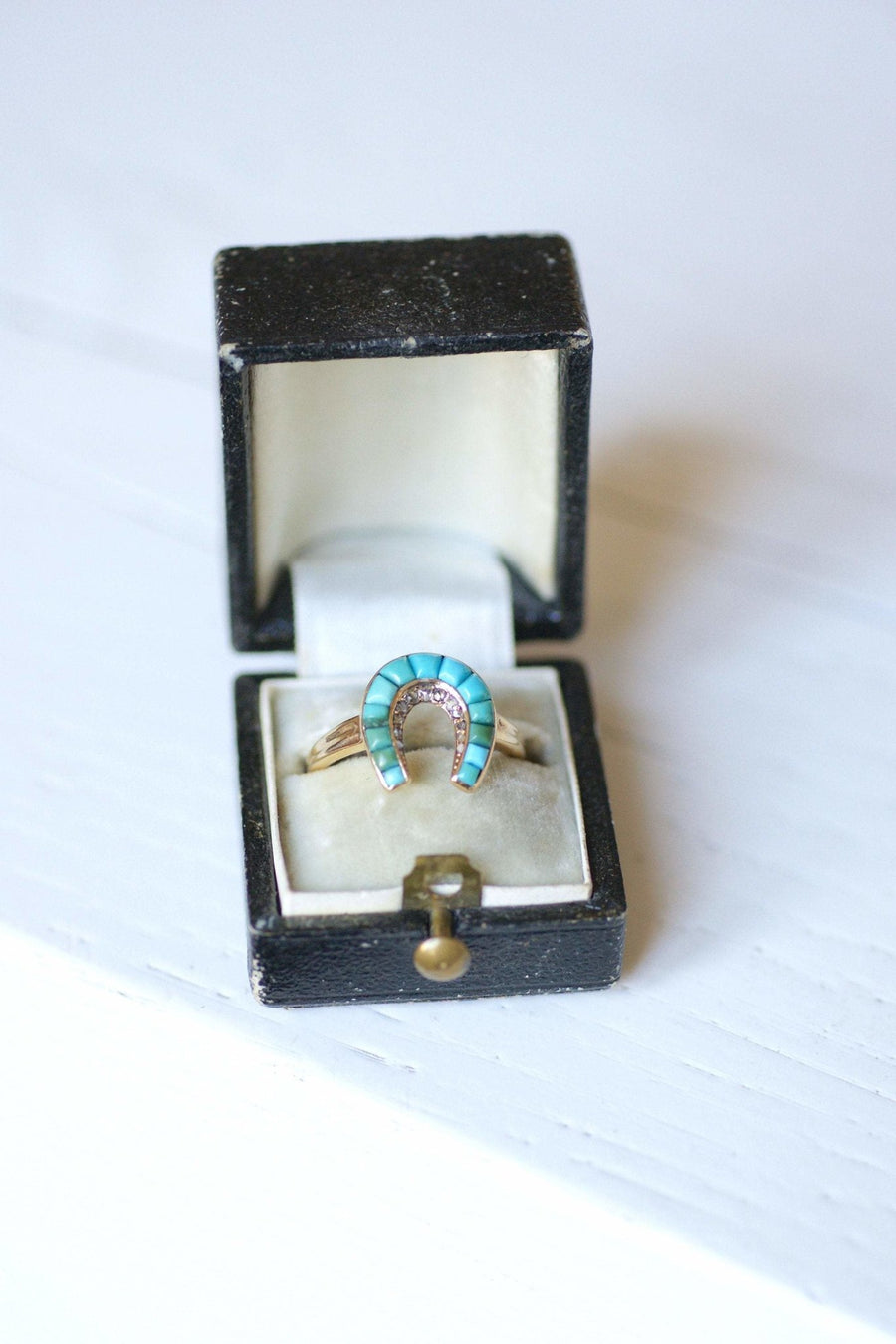 Antique 18Kt gold horseshoe ring with turquoise and diamonds - Penelope Gallery