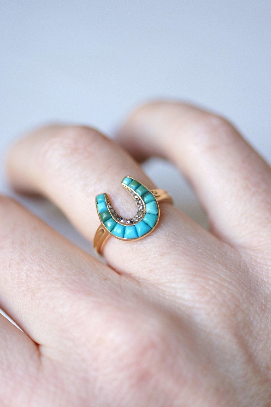 Antique 18Kt gold horseshoe ring with turquoise and diamonds - Penelope Gallery