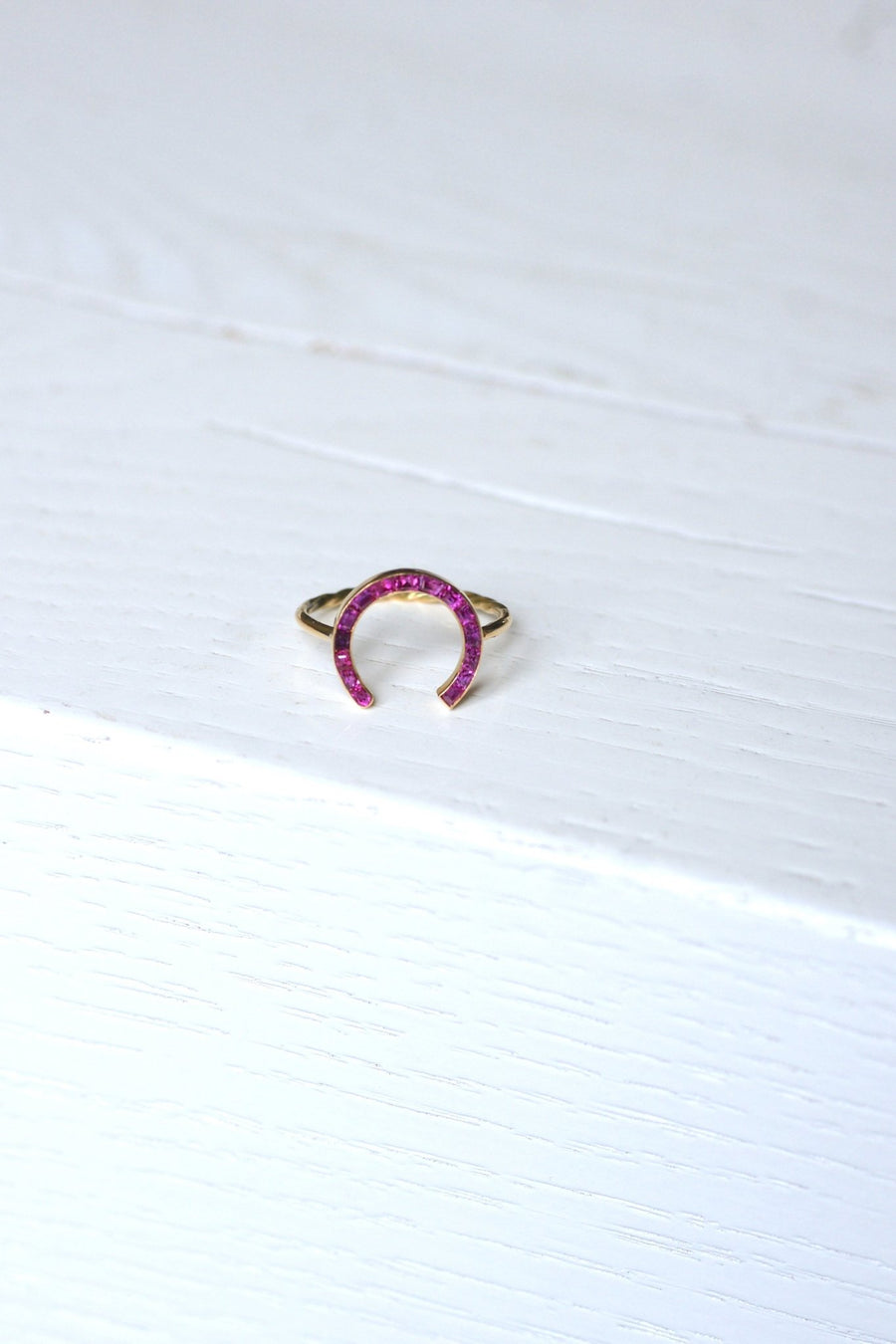 Antique pink gold and ruby horseshoe ring - Penelope Gallery
