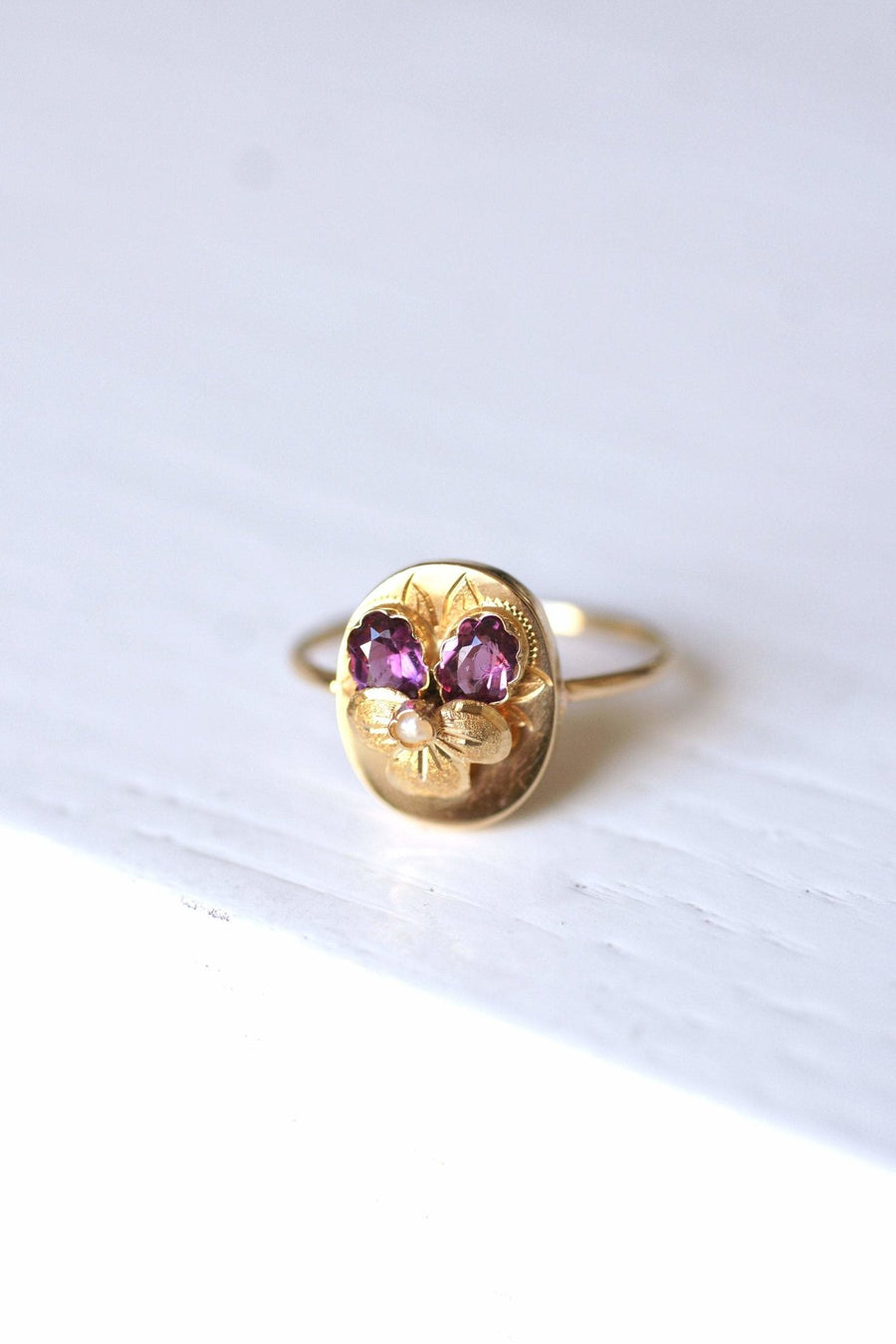 Antique gold pansy flower and amethysts ring - Galerie Pénélope