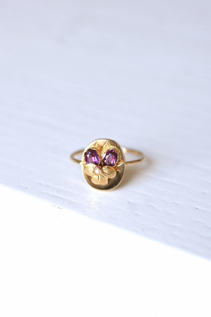 Antique gold pansy flower and amethysts ring - Galerie Pénélope