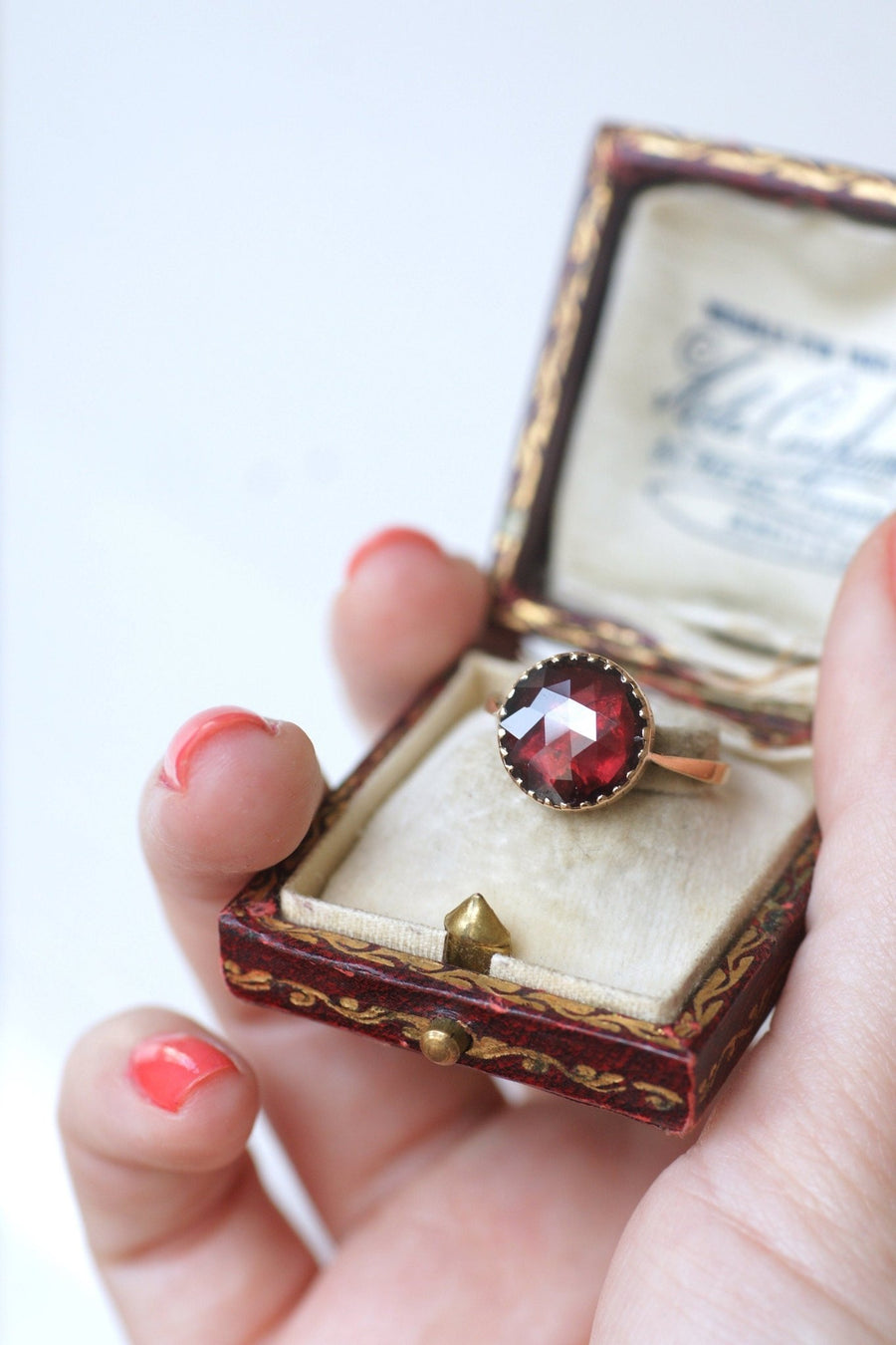 Antique Perpignan garnet ring - Galerie Pénélope