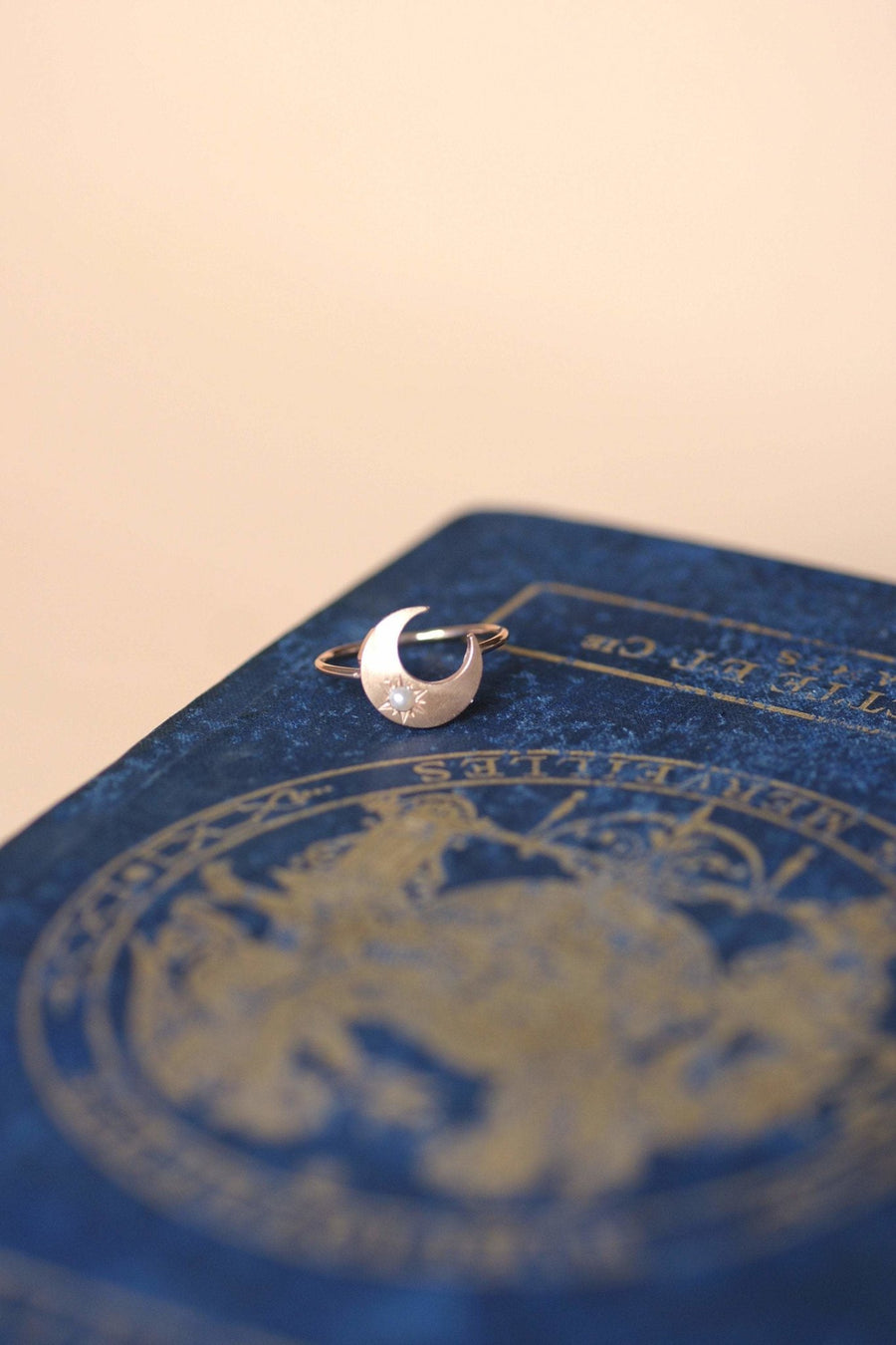 Antique rose gold moon ring - Penelope Gallery