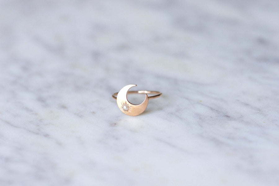 Antique rose gold moon ring - Penelope Gallery