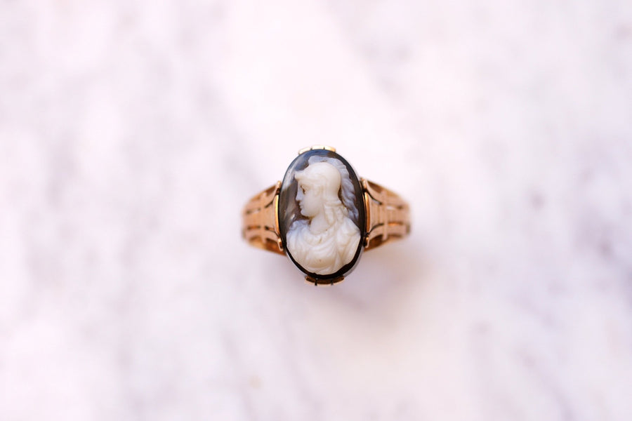 Antique rose gold and cameo agate ring, signed Louis Hanot - Galerie Pénélope