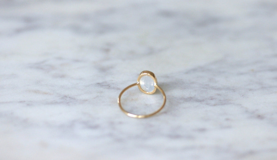 Antique moonstone on yellow gold ring - Galerie Pénélope
