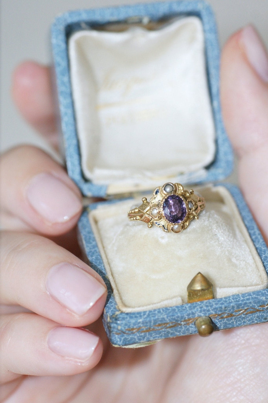 Antique Ring Mauve Sapphire 0.90 Ct - Galerie Pénélope