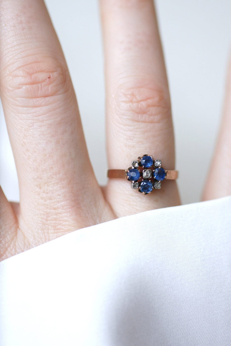 Antique sapphire and diamond ring on rose gold - Galerie Pénélope