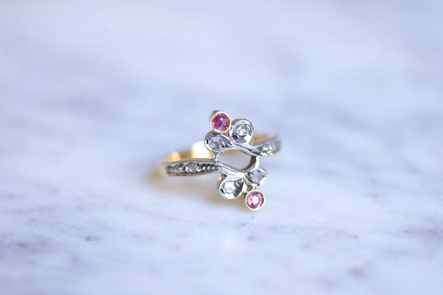 Antique ring Toi et Moi, diamonds, rubies, on gold and silver - Galerie Pénélope