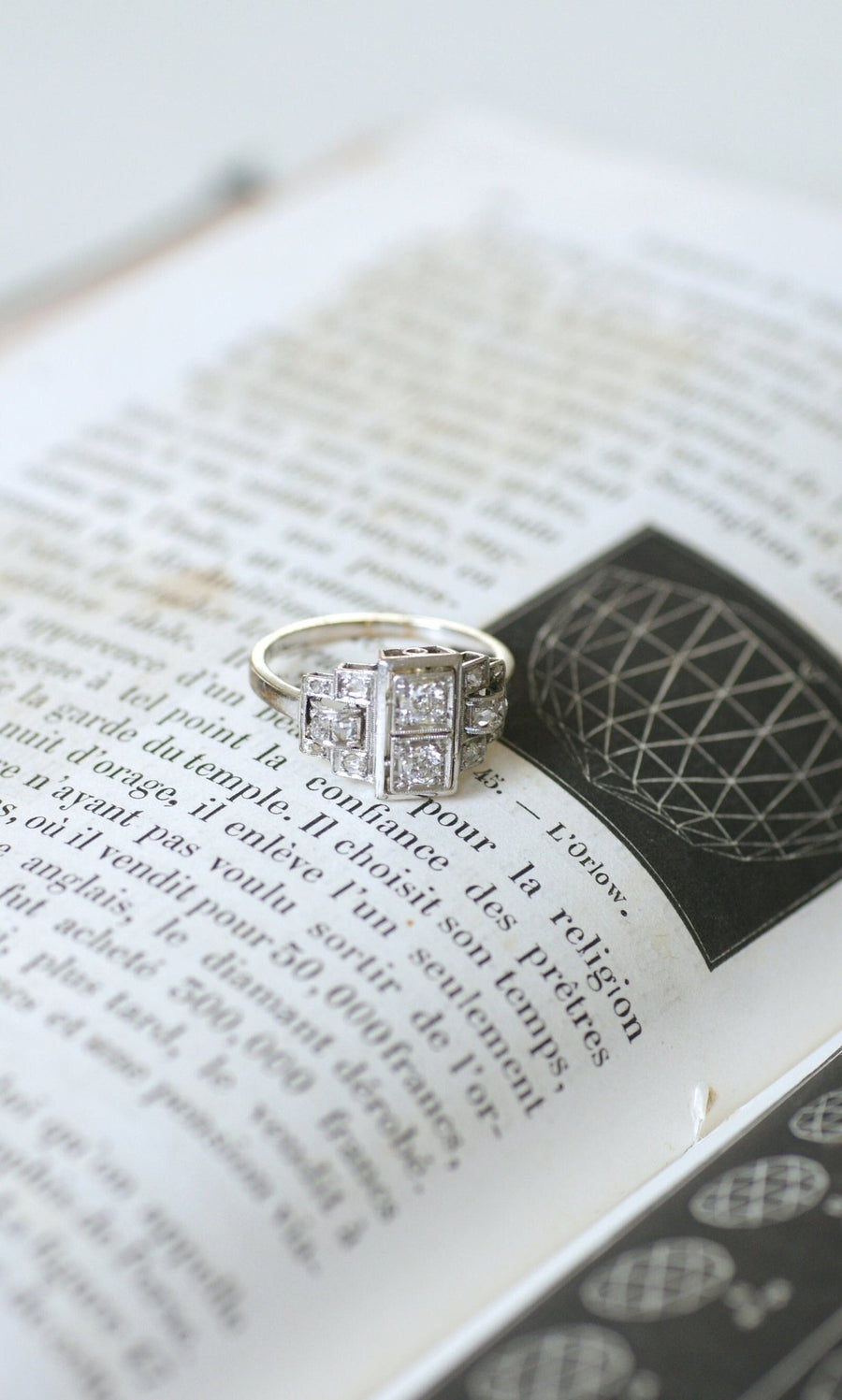 Art Deco diamond on platinum ring - Galerie Pénélope