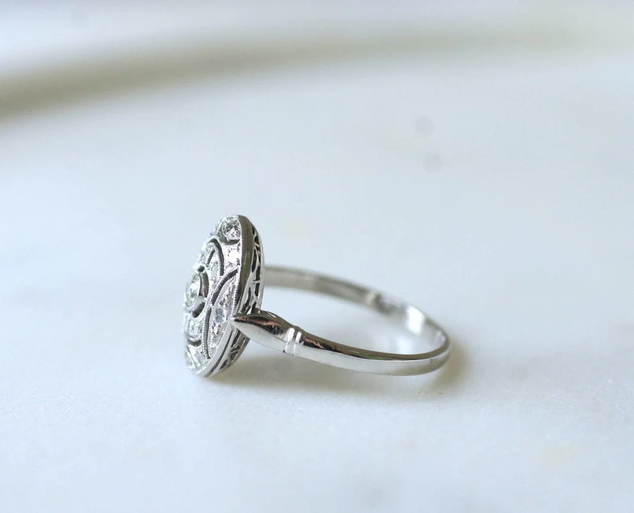 Oval Art Deco diamond ring - Penelope Gallery