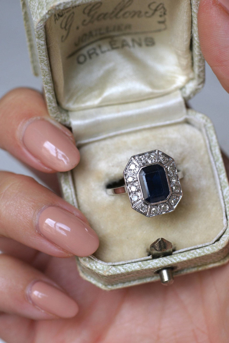 Art Deco sapphire ring with diamonds - Penelope Gallery