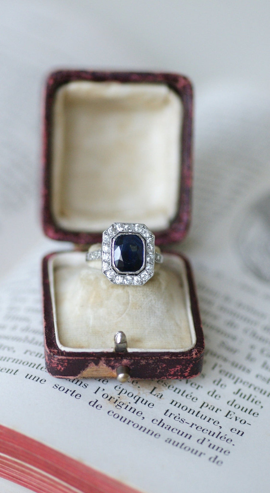 Art Deco Sapphire and Diamond Ring - Galerie Pénélope