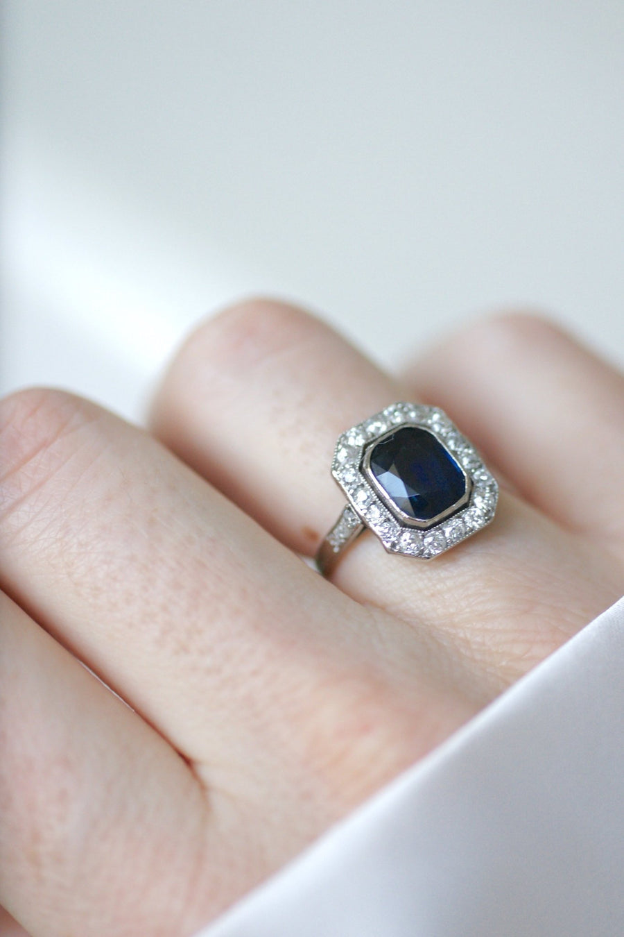 Art Deco Sapphire and Diamond Ring - Galerie Pénélope