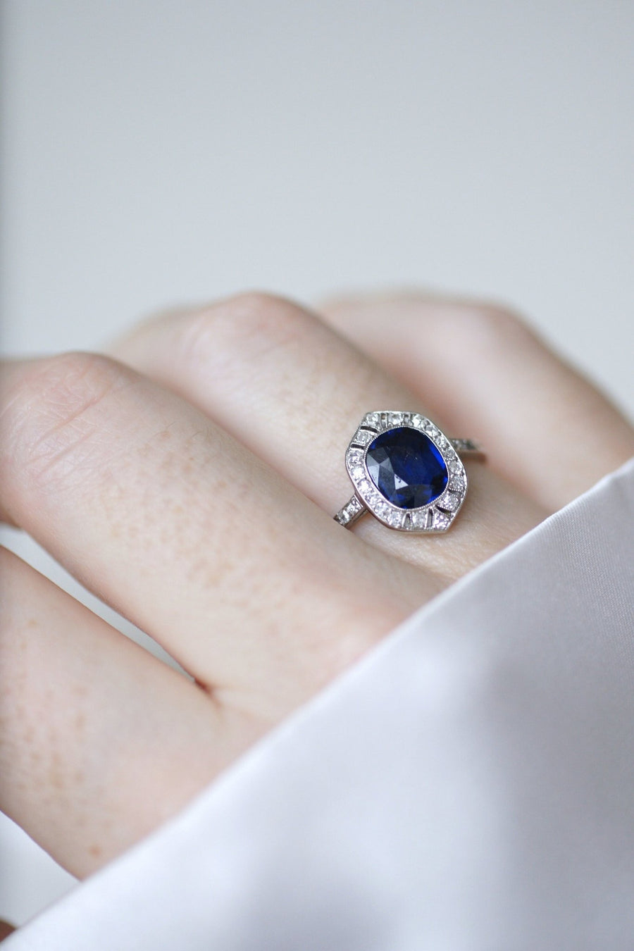 Art Deco sapphire and diamond ring - Penelope Gallery