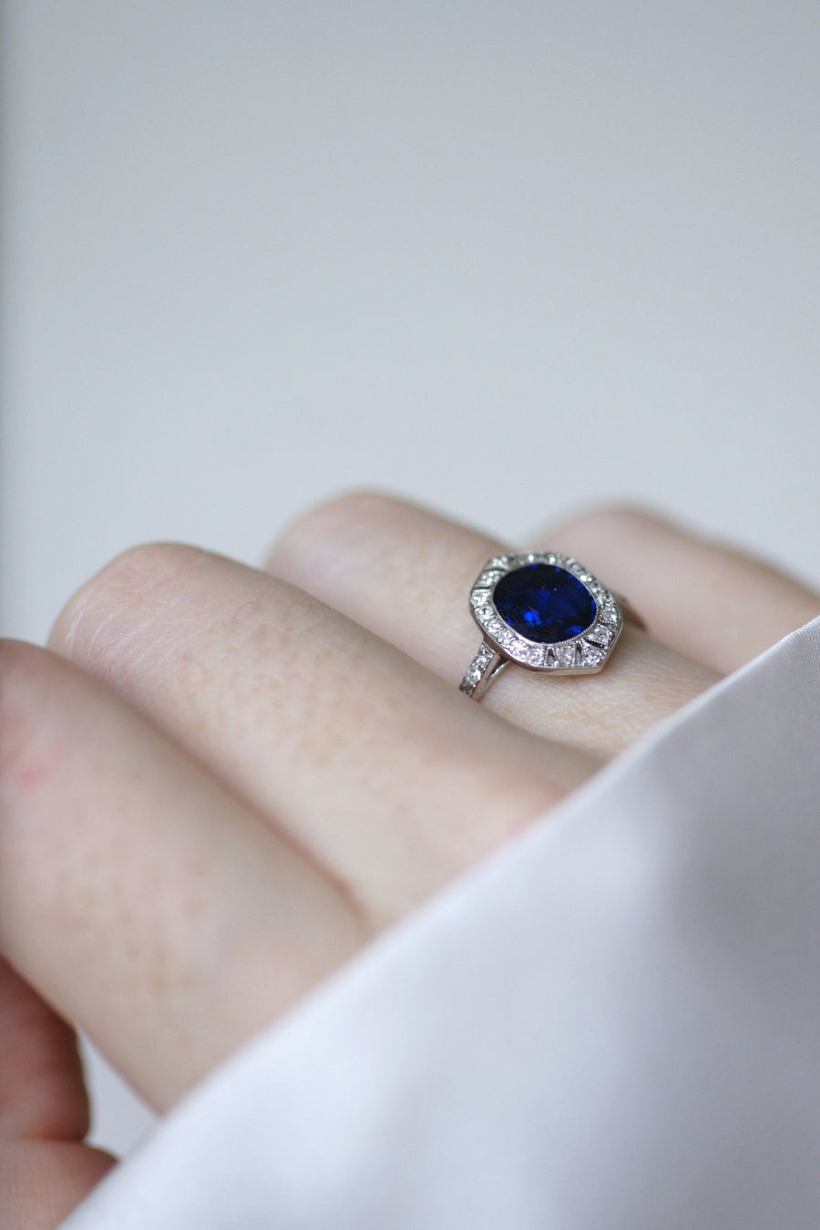 Art Deco sapphire and diamond ring - Penelope Gallery