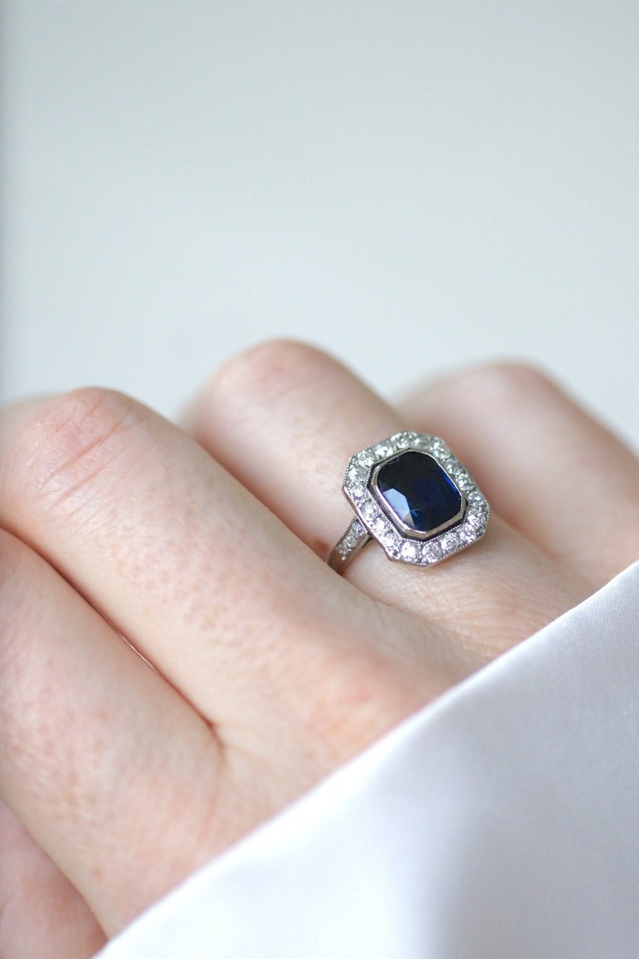 Art Deco Sapphire and Diamond Ring - Galerie Pénélope