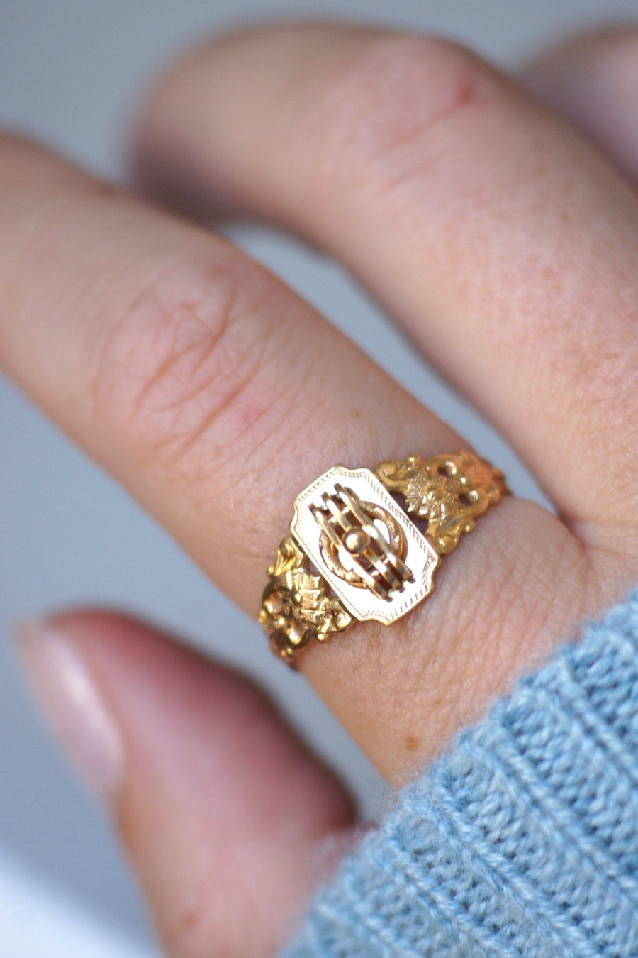 Antique pink gold band ring - Penelope Gallery