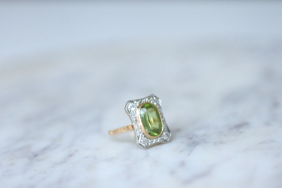 Belle Epoque Peridot ring with diamond setting - Galerie Pénélope