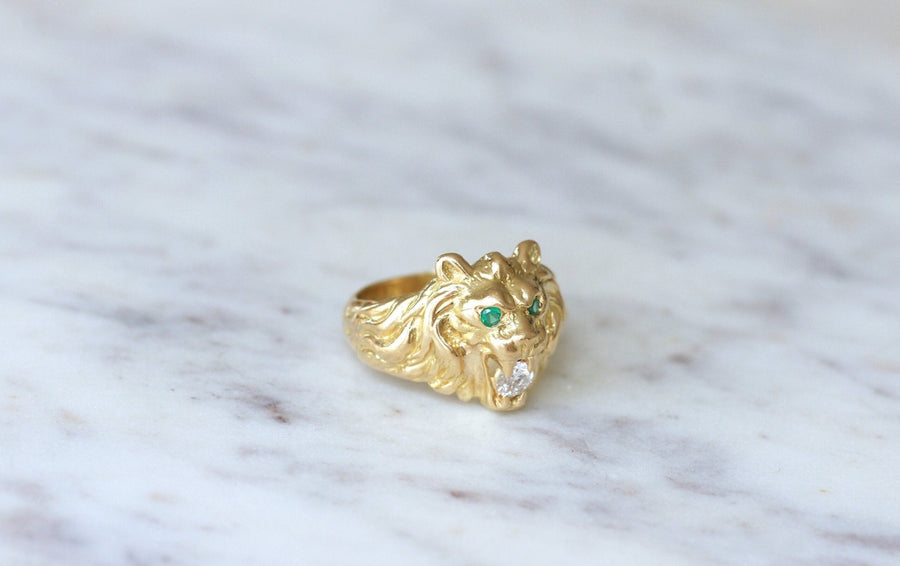 Yellow gold and diamond signet ring - Galerie Pénélope