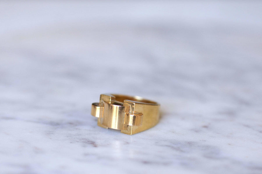 Modernist Tank ring in yellow gold - Penelope Gallery