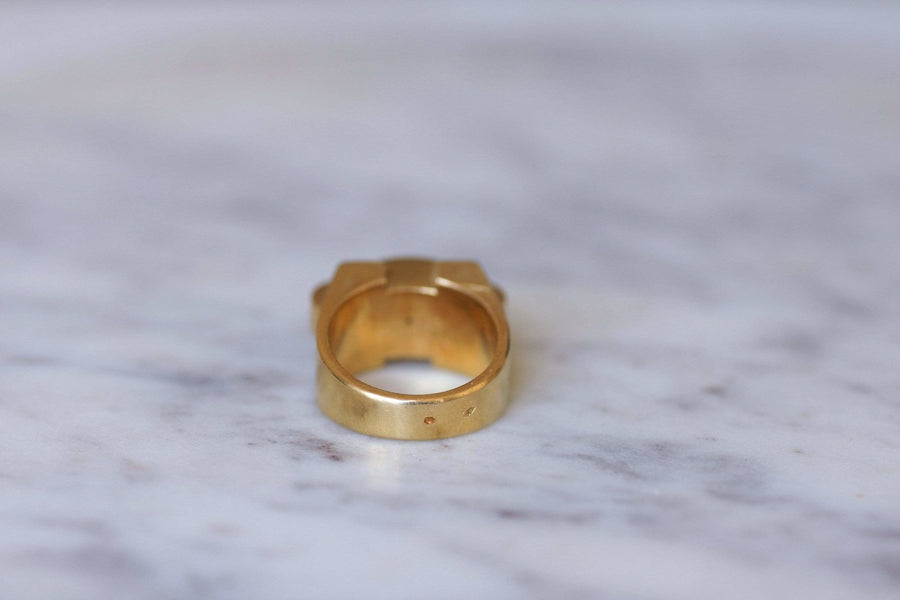 Modernist Tank ring in yellow gold - Penelope Gallery
