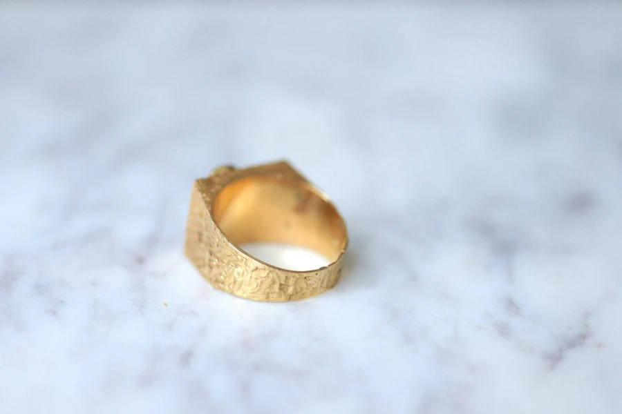 Hammered gold and turquoise signet ring - Penelope Gallery
