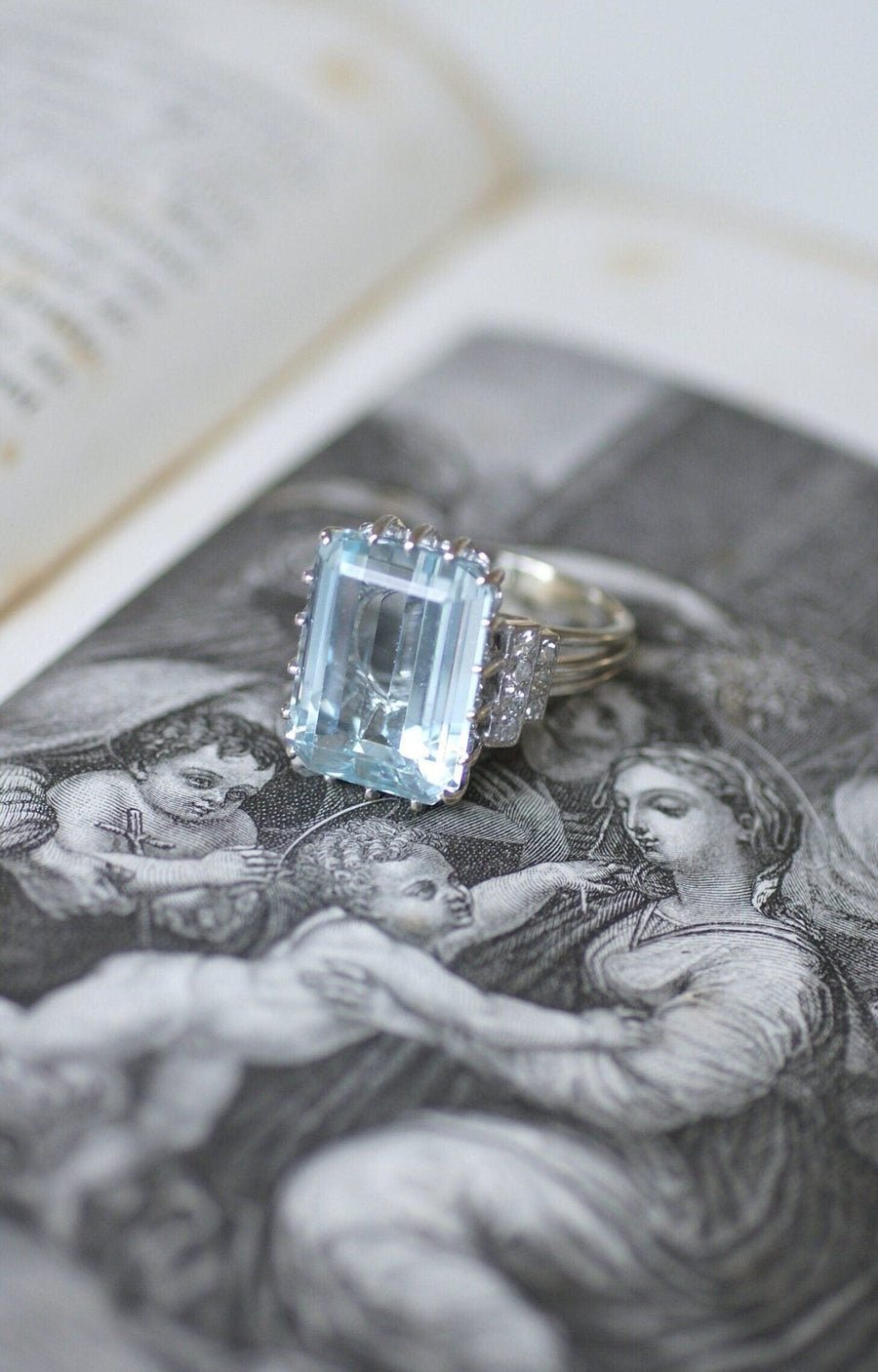 Aquamarine and diamonds Cocktail ring - Galerie Pénélope