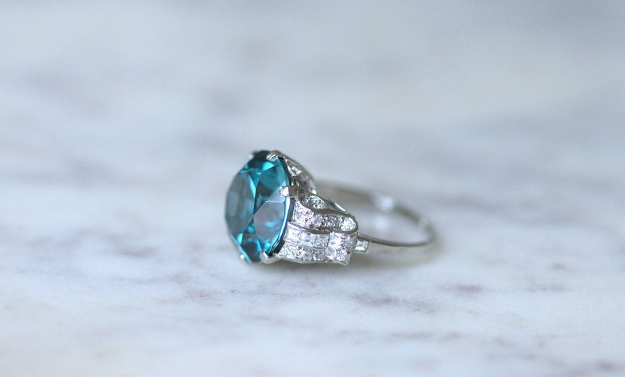 Blue zirconia and diamonds on platinum Cocktail ring - Galerie Pénélope