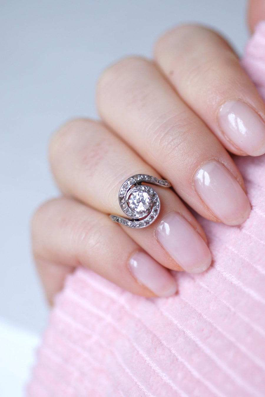Antique Tourbillon engagement ring, gold and diamonds - Galerie Pénélope