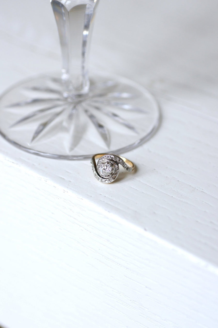 Antique Tourbillon engagement ring, gold and diamonds - Galerie Pénélope