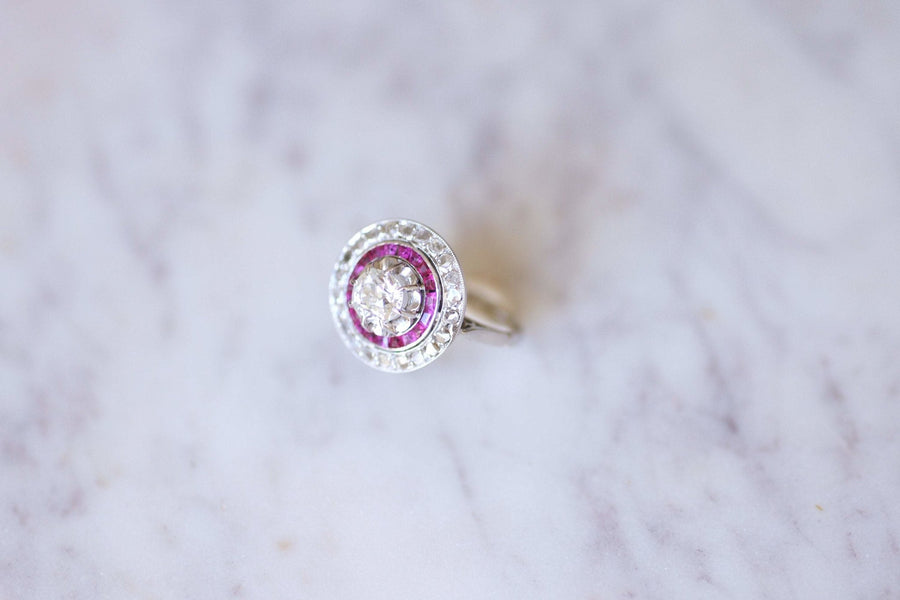 Art Deco engagement ring in platinum and white gold, diamond surrounded by ruby - Galerie Pénélope