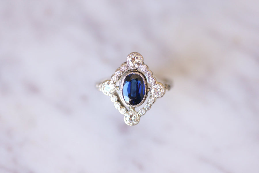 Belle Epoque sapphire engagement ring with diamonds on platinum - Galerie Pénélope