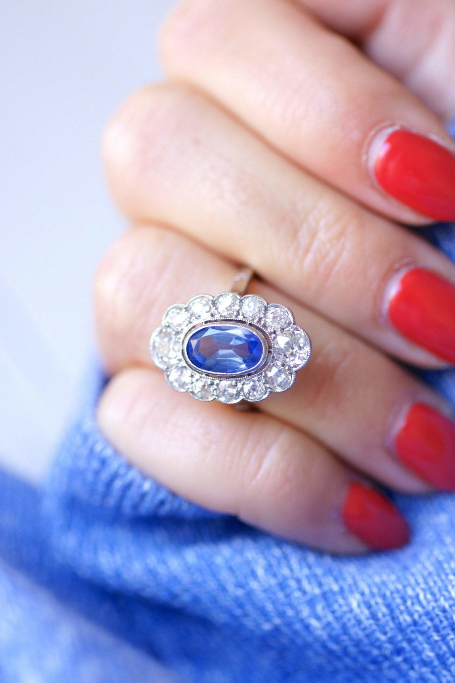 Belle Epoque sapphire engagement ring with diamonds on platinum - Galerie Pénélope