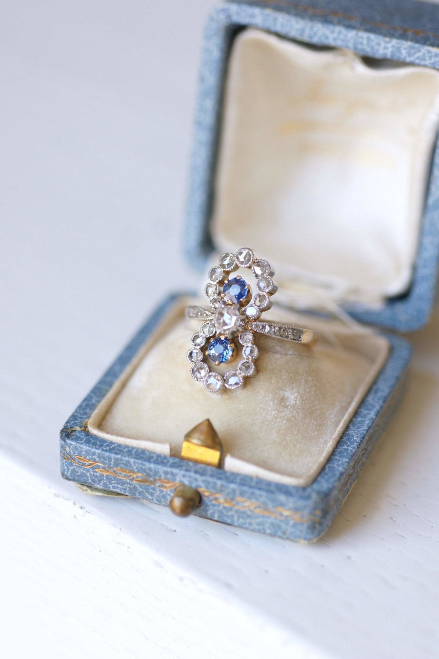 Belle Epoque engagement ring sapphires and diamonds on gold and platinum - Galerie Pénélope