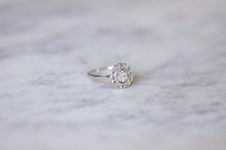 Art Deco daisy engagement ring in white gold and diamonds - Galerie Pénélope