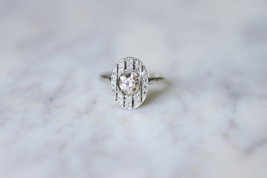 Oval Art Deco platinum, white gold and diamonds engagement ring - Galerie Pénélope