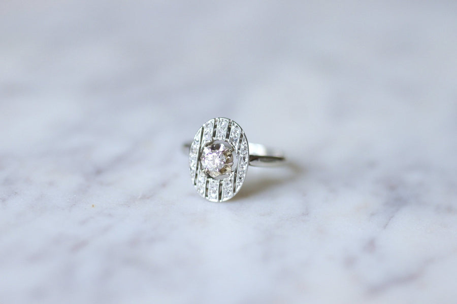 Oval Art Deco platinum, white gold and diamonds engagement ring - Galerie Pénélope