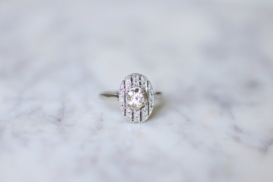 Oval Art Deco platinum, white gold and diamonds engagement ring - Galerie Pénélope