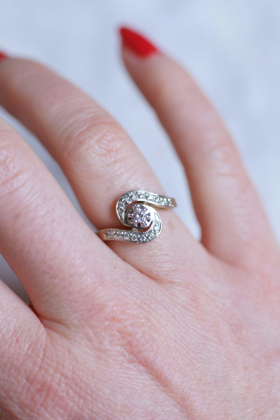 Belle Epoque style Tourbillon engagement ring in gold and diamonds - Galerie Pénélope