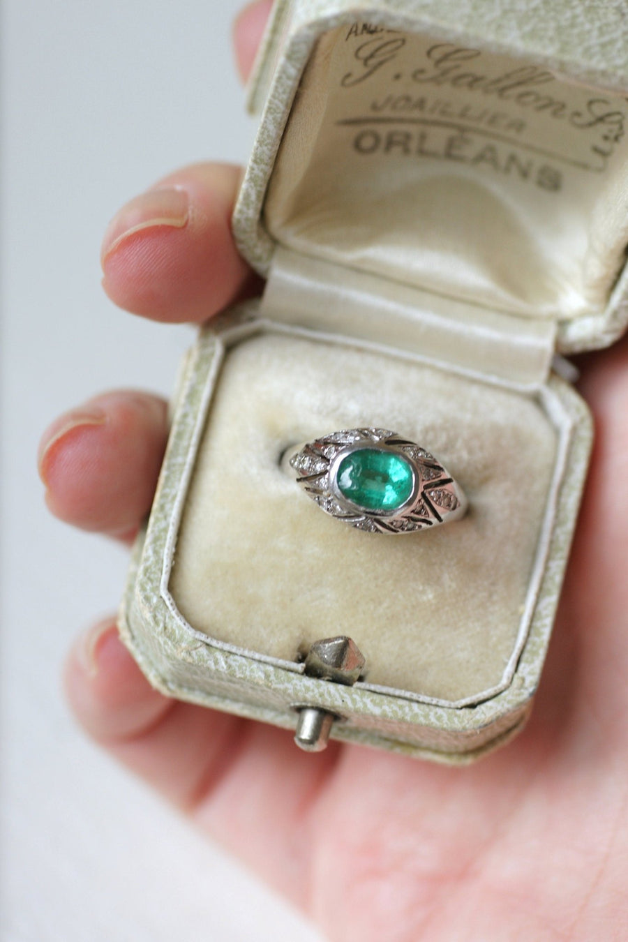 Art Deco Dome Ring, emerald and diamonds - Penelope Gallery