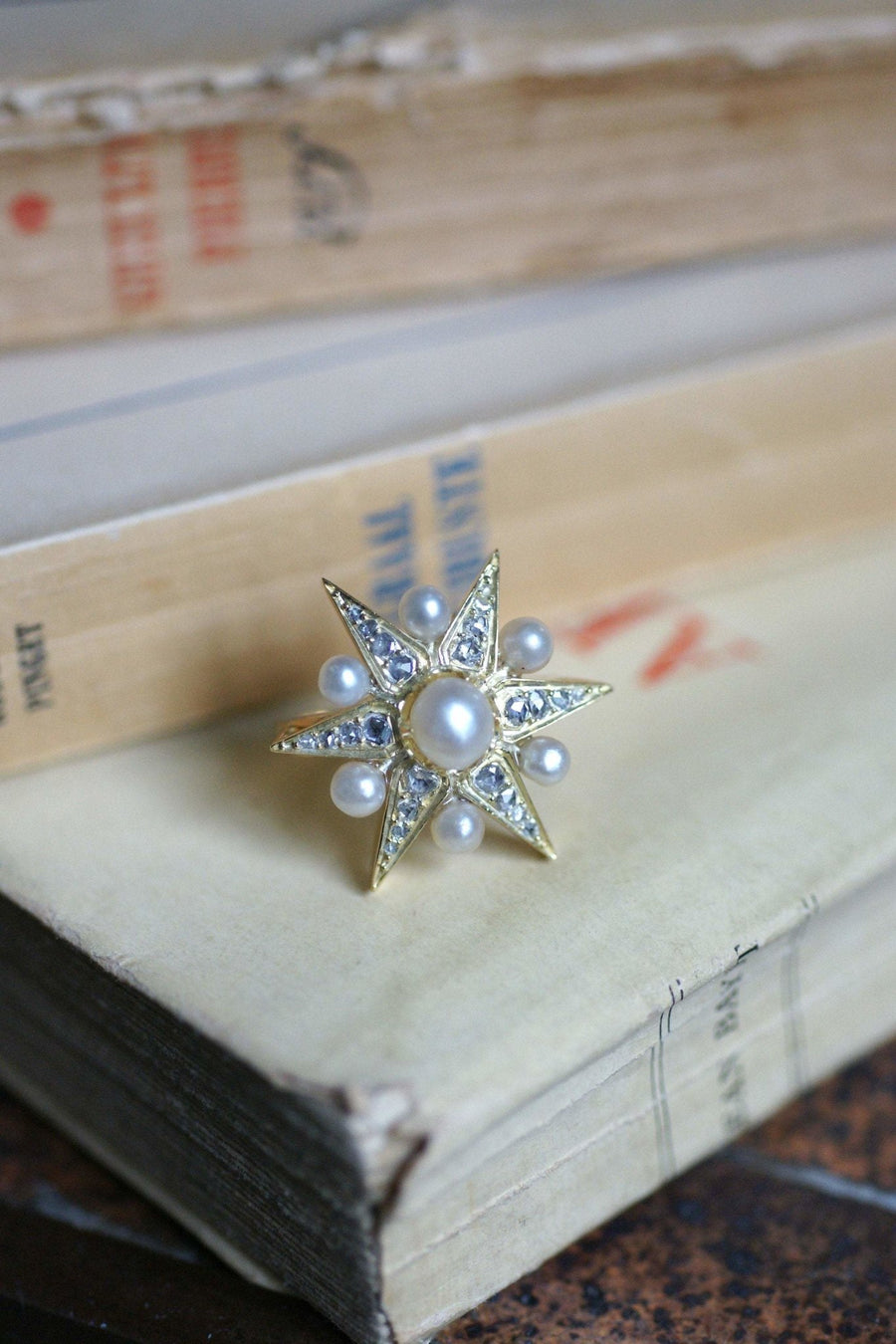 Antique star ring in yellow gold, diamonds and fine pearls - Galerie Pénélope