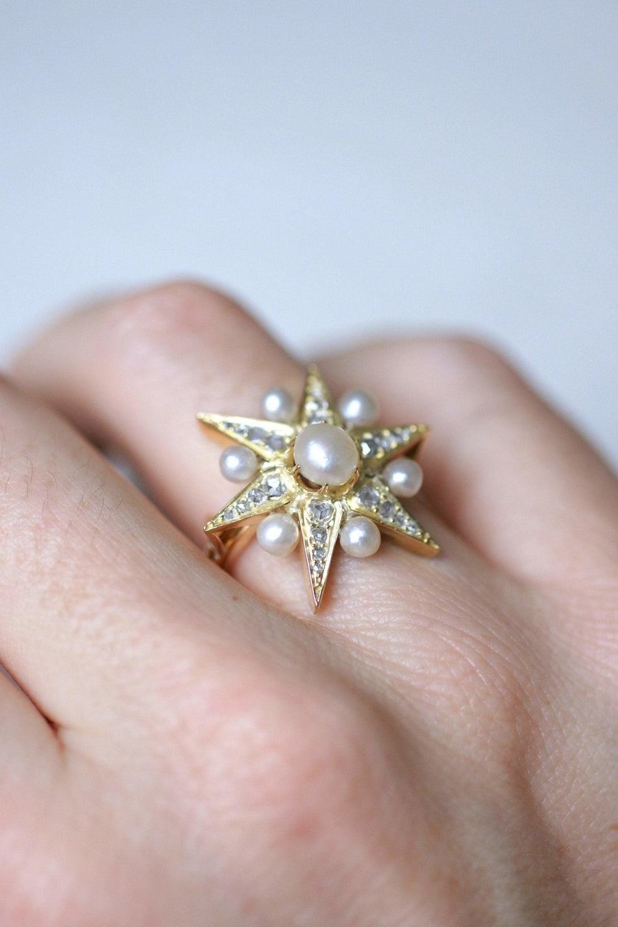 Antique star ring in yellow gold, diamonds and fine pearls - Galerie Pénélope